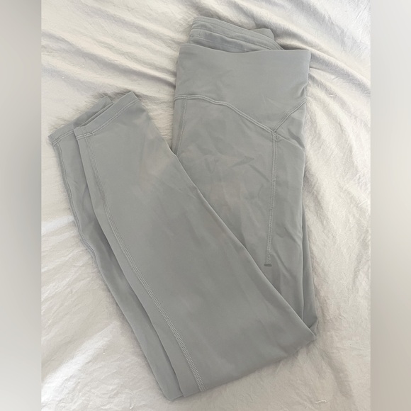 Grey lululemon legging - Picture 1 of 4